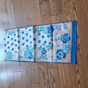 Gil de Losne Paris scarf